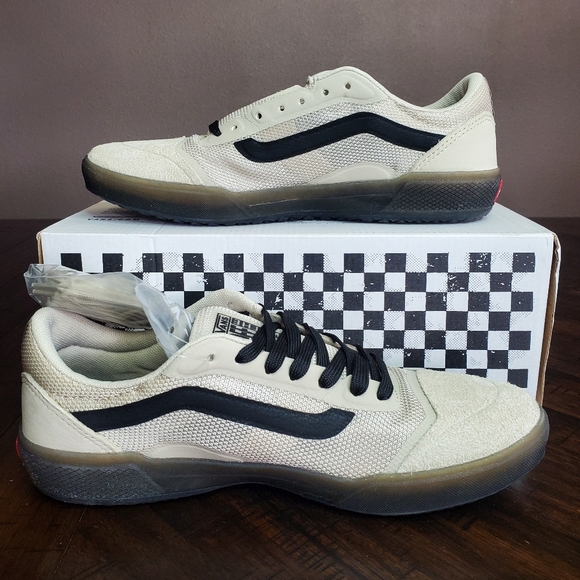 Vans Ave Nubuck Timber Wolf Men Size 7, Equivalent to Women Size 8.5 - Picture 2 of 10